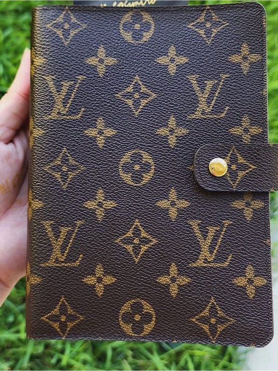 Louis Vuitton Other - Louis Vuitton Medium Ring (MM) Agenda